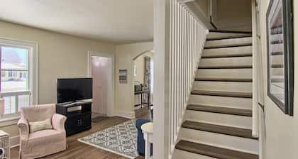 Short walk to Downtown and beaches. Winter skiing a short 30-minute drive away.