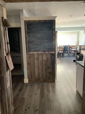 3 makuuhuonetta, silitysrauta/-lauta, ilmainen Wi-Fi, vuodevaatteet