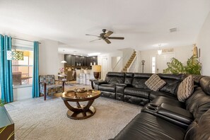 TV connectée, jeux vidéo, baby-foot