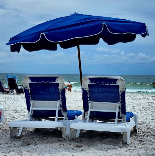 Beach Front Studio Condo Complimentary Beach Service March 1-October 31