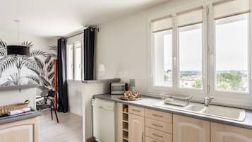 Réfrigérateur, micro-ondes, four, lave-vaisselle