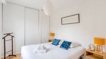 1 chambre, fer et planche Ă repasser, Wi-Fi gratuit, draps fournis