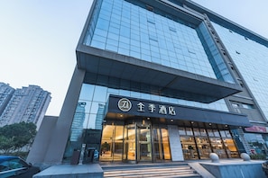 Exterior detail - Ji Hotel (Shanghai)