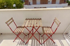 Outdoor dining - RS305 - Marcelli, new beachfront two room apartment (Marcelli)