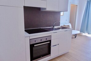 冷蔵庫、オーブン