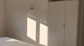 2 makuuhuonetta, vuodevaatteet