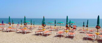 RS307 - Marcelli, new beachfront bilo with private beach