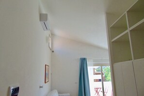 Interior - RS306 - Marcelli, studio apartment facing the sea (Marcelli)