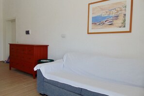 TV - RS306 - Marcelli, studio apartment facing the sea (Marcelli)