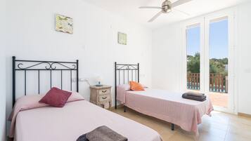 2 Schlafzimmer, Bügeleisen/Bügelbrett, Reisekinderbett, kostenloses WLAN