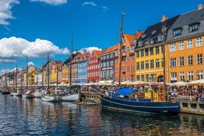 3 bedrooms, iron/ironing board, free WiFi, bed sheets - 175sqm High-end Luxury Apartment - Heart of CPH (Copenhagen)