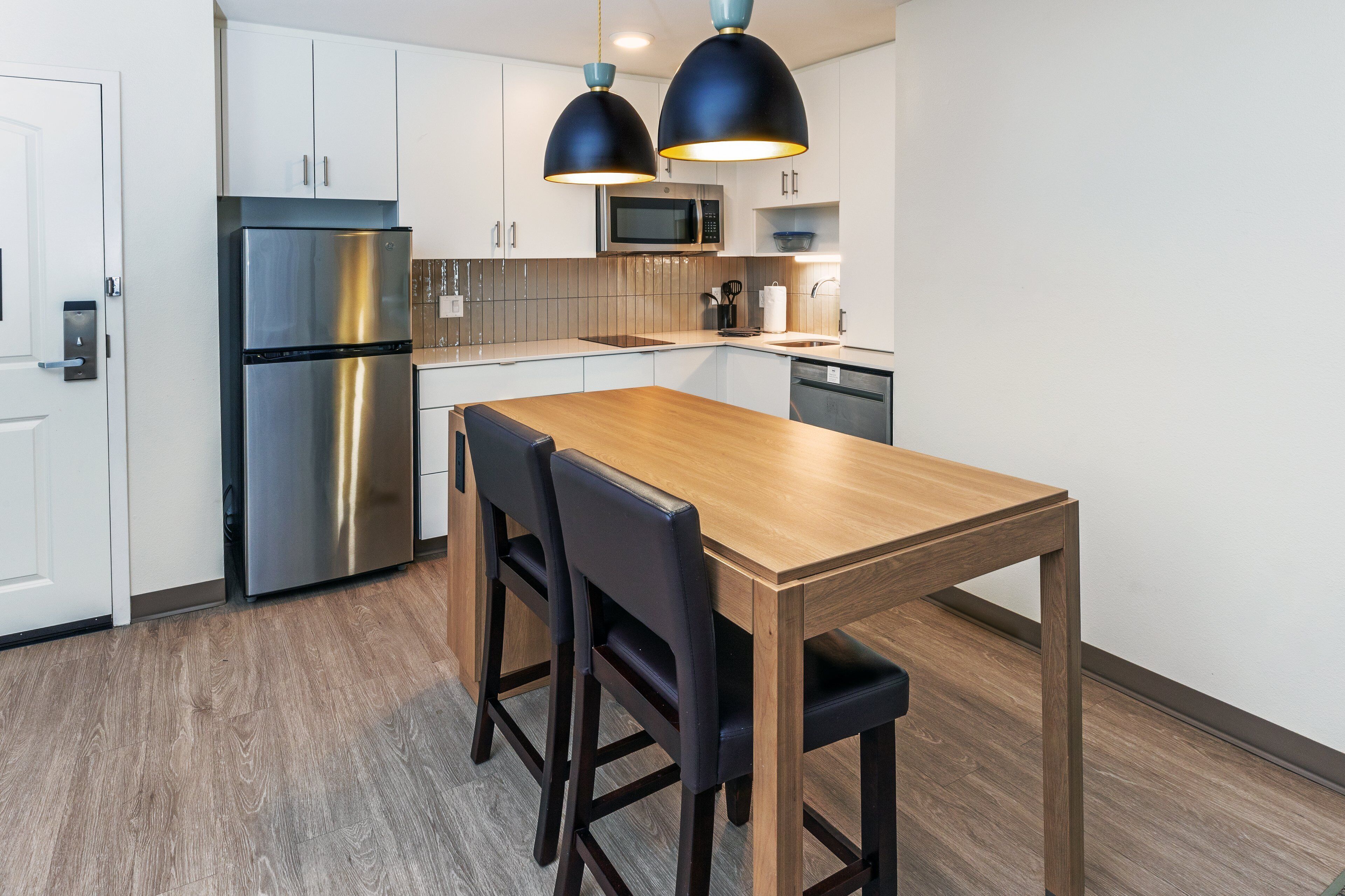 coffee/tea maker, dining tables