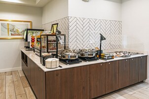 Free buffet breakfast on weekdays