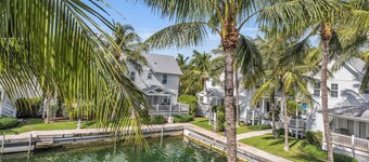 Coral Lagoon #15 "Grand Slam"