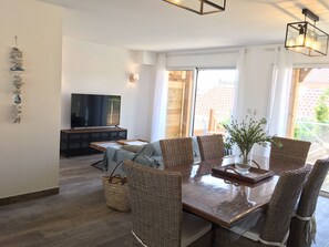 Smart TV - Comfortable house close to the ocean (Mimizan)