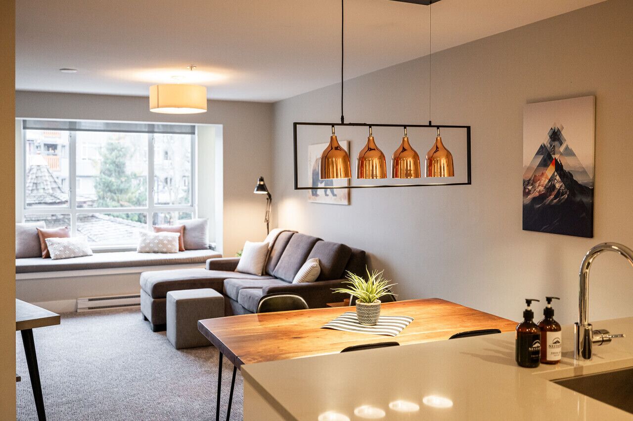 Welcome to Bear Lodge 206- A great location on the Village stroll allows for amazing walkability to everything you can imagine. A refreshed space, that sleeps 4 comfortably is perfect for your family Whistler getaway!