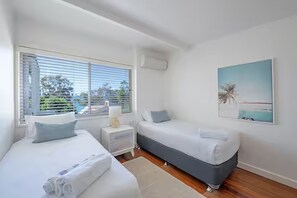 2 عدّة غرف نوم ومكواة/لوح كي وواي فاي مجانًا وملاءات أسرّة