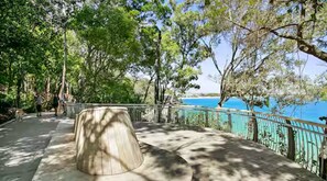 Property grounds - SERENITY BY SEA LITTLE COVE — 2-min Walk to Beach (Little Cove)
