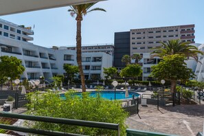 Outdoor pool, a heated pool - GO2TENERIFE Apart'Arona City center & Beach at 5 min (Playa de las Américas)