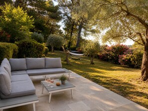 Property grounds - Provençal Villa with Large Pool • 9000 m² of Nature • Total Privacy (Draguignan)