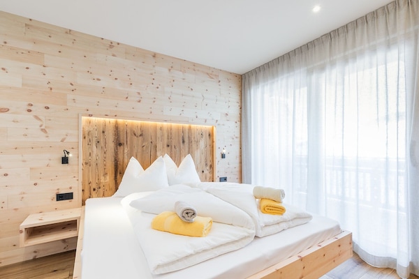 Schlafzimmer in Zirbe