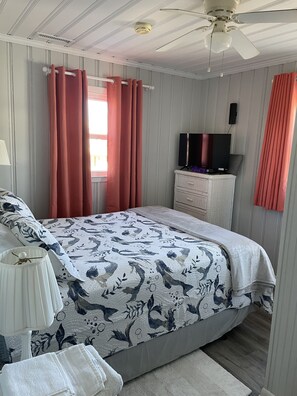 3 bedrooms, iron/ironing board, travel cot, free WiFi