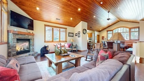 Smart TV, fireplace, DVD player