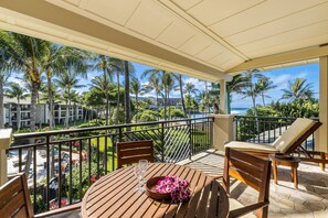Outdoor dining - REDUCED Dec-Mar! Villa 315 Ocean views every bedroom! (Kahuku)