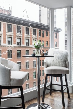 Interior - MAG MILE MEGA Entire Floor 4BD 4BA +Rooftop&Gym (Chicago)