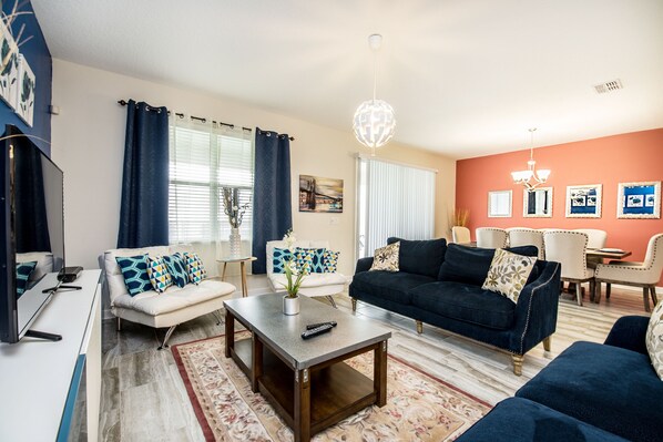 Villa (1501MB00) | Living room | Flat-screen TV, foosball, table tennis - 1501mb00 (Davenport)