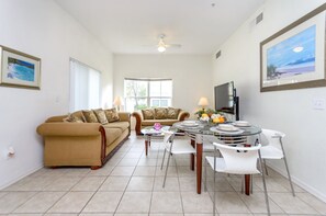Apartment (2609GR00) | Living room