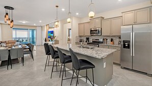 Villa (7400OAK) | Private kitchen - 7400oak (Davenport)