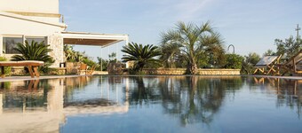 Tenuta Cici and Michela surrounded by greenery with private pool