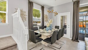 アパートメント (7416OAK) | 5 室のベッドルーム、WiFi (無料)