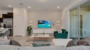 Apartment (7420 Oakmoss Loop) | Living room | Flat-screen TV - 7420 Oakmoss Loop (Davenport)