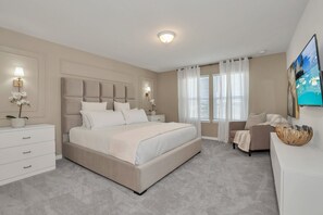 Apartment (7420 Oakmoss Loop)
