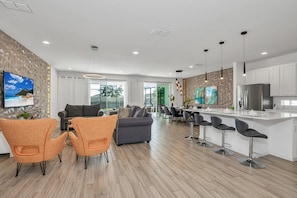 Villa (2615CALISTOGA) | Sala de estar | Televisión de pantalla plana 