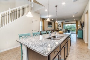 Villa (5449MISTY) | Private kitchen - 5449misty (Davenport)