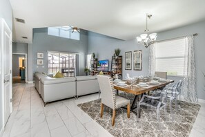 Villa (4722KINGS) | Dining