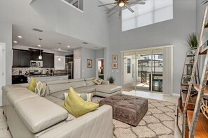 Villa (4722KINGS) | Living room