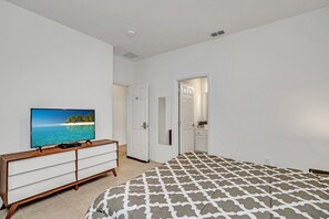 Villa (6148 Broad Oak Drive)