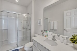 Bathroom - 15 Bedroom 11 Bathroom Sleeps 6148broad (Davenport)