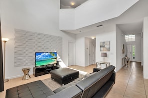 Villa (5221OAKBO) | Living room | Flat-screen TV - 5221oakbo (Davenport)