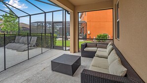 Villa (5221OAKBO) | Balcony - 5221oakbo (Davenport)