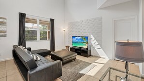 Villa (5221OAKBO) | Living room - 5221oakbo (Davenport)
