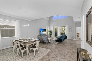 Villa (8910Candy) | Private kitchen | Coffee/tea maker, electric kettle, toaster, blender - 8910candy (Kissimmee)