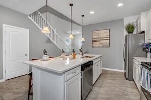 Villa (8911ZURICH) | Private kitchen | Dining tables