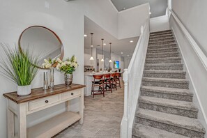 Villa (8911ZURICH) | Vardagsrum | Platt-tv, dvd-spelare och bordsfotboll