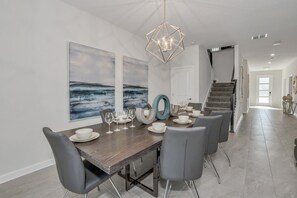 House (4545TARGET) | Exterior