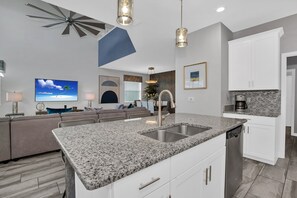 House (4724SHD) | Exterior
